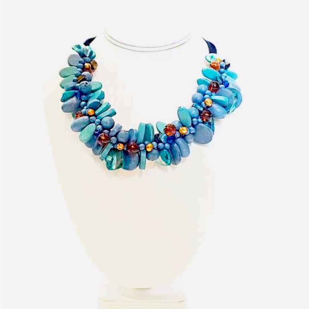 Handmade Statement Choker Necklace. 🩵💙